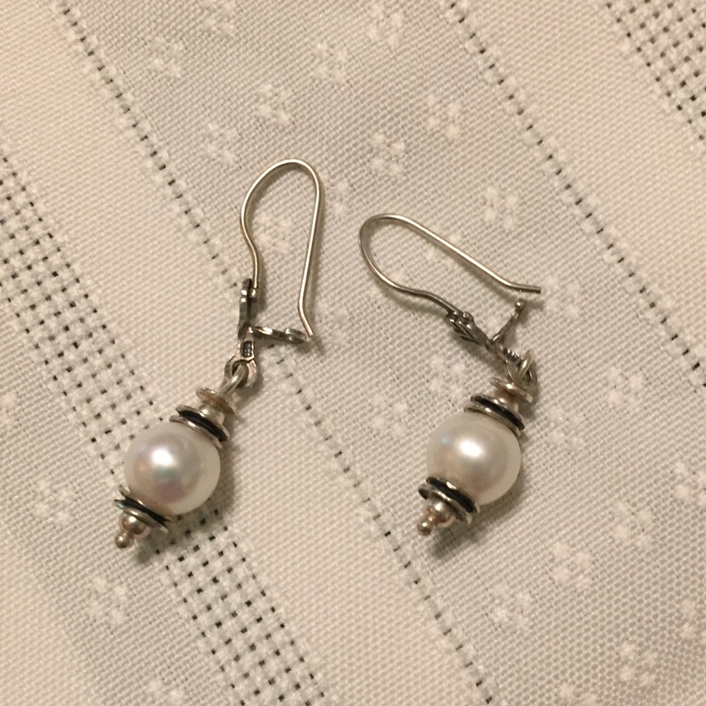 Silpada “Light the Way” pearl earrings.